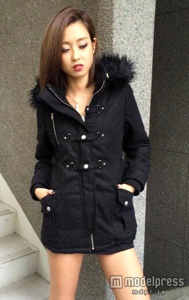 毎年定番のN3Bをクールに着こなす／モデル：細井翔子