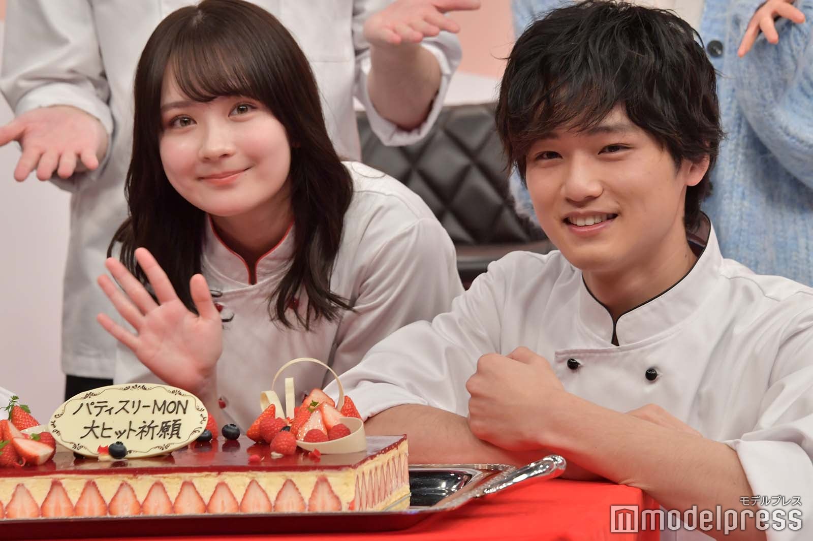 畑芽育、中川大輔（C）モデルプレス