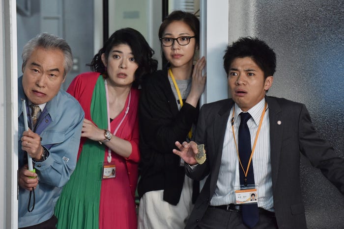 モロ師岡、山田キヌヲ、水沢エレナ、和田正人/「Missデビル 人事の悪魔・椿眞子」第5話より(C)日本テレビ