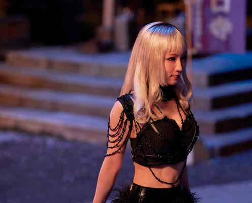 神木隆之介・松村北斗、“妖艶な悪女”吉岡里帆に立ち向かう バトルシーン公開<ホリック xxxHOLiC>
