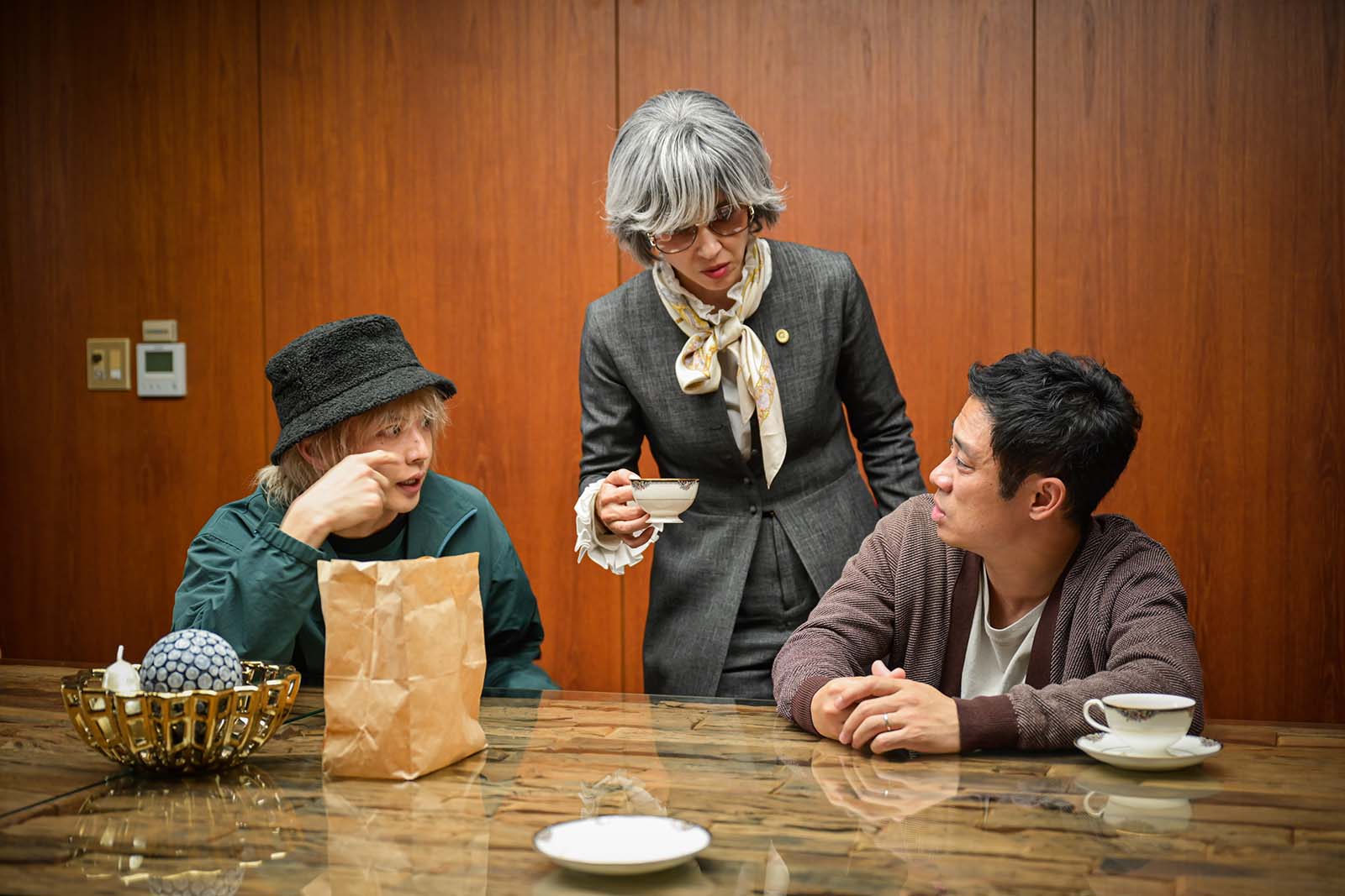 佐藤大樹、水野美紀、伊藤淳史「離婚しない男―サレ夫と悪嫁の騙し愛―」第7話より（C）テレビ朝日