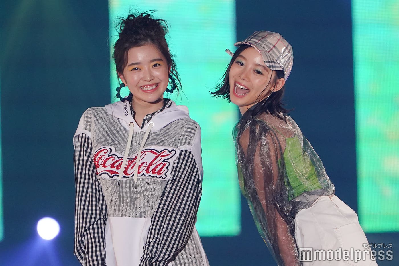 (左から)山本月、稲垣莉生(C)モデルプレス