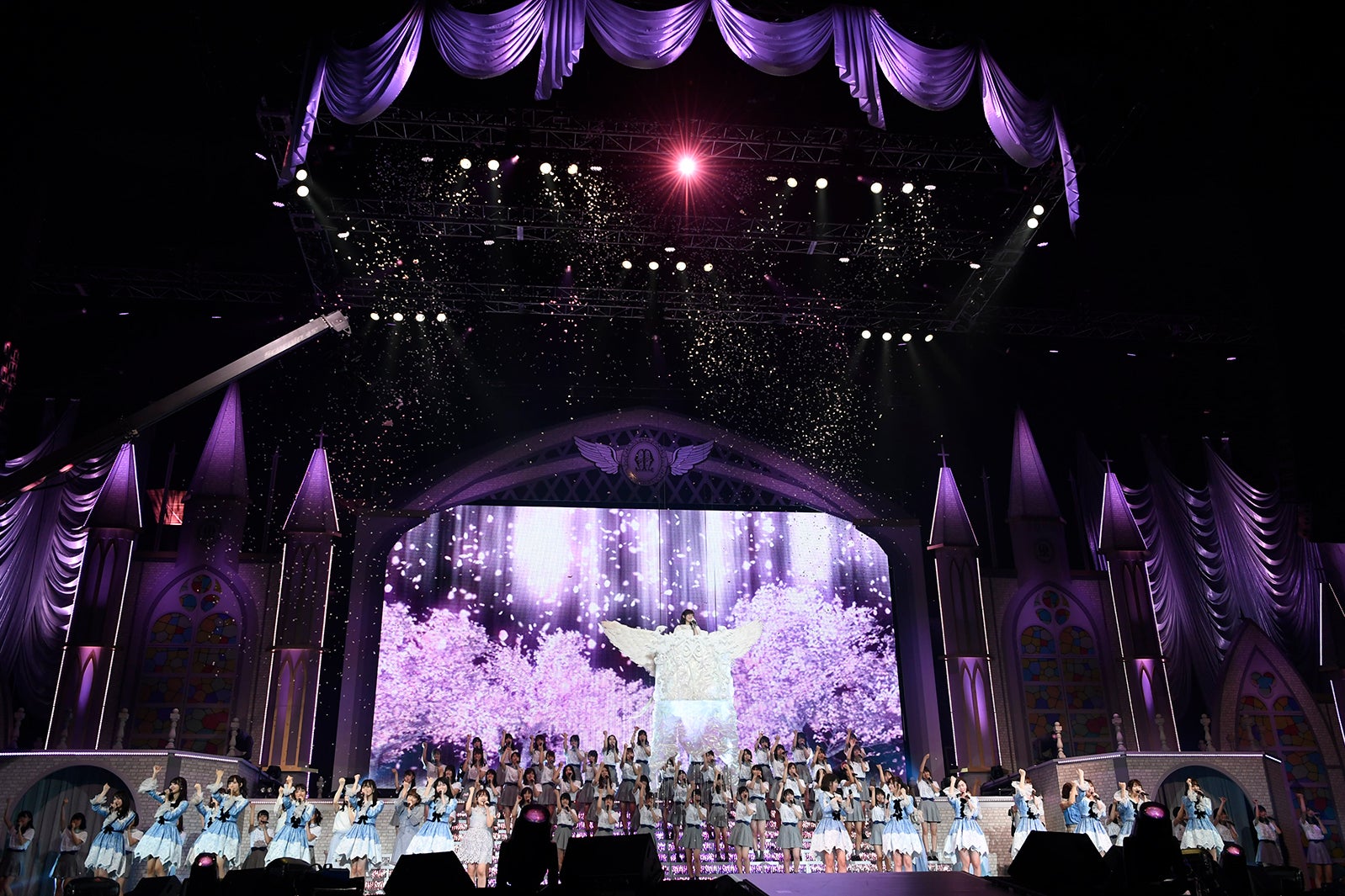 「渡辺麻友卒業コンサート～みんなの夢が叶いますように～」（C）AKS