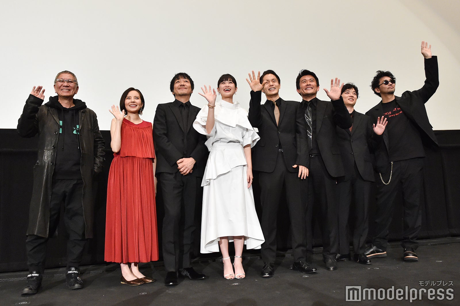 （左から）三池崇史監督、ベッキー、大森南朋、小西桜子、窪田正孝、内野聖陽、染谷将太、村上淳 （C）モデルプレス