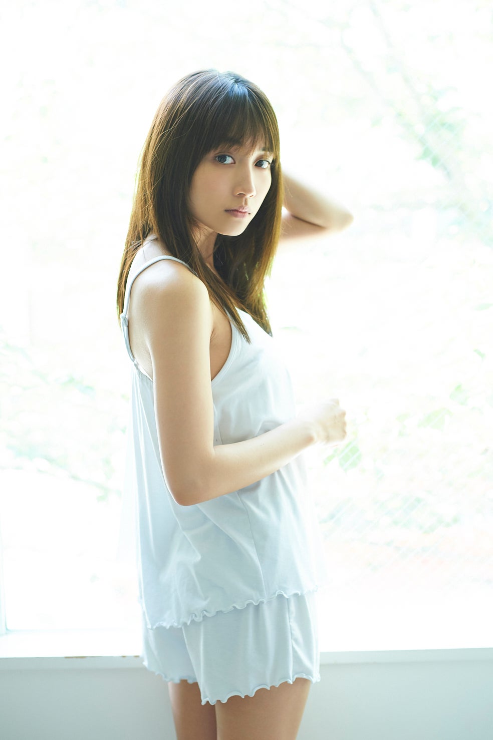 黒木ひかり／撮影：岡本 武志「B.L.T.8月号」東京ニュース通信社刊