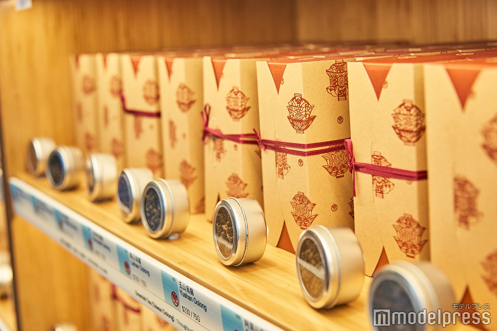 日本では見たことのないような茶葉もたくさん（C）モデルプレス