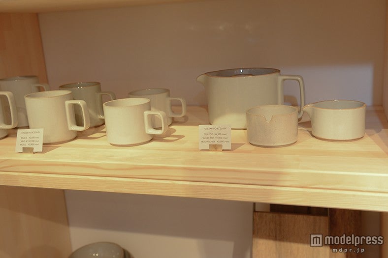 どんな部屋にも馴染む白の食器