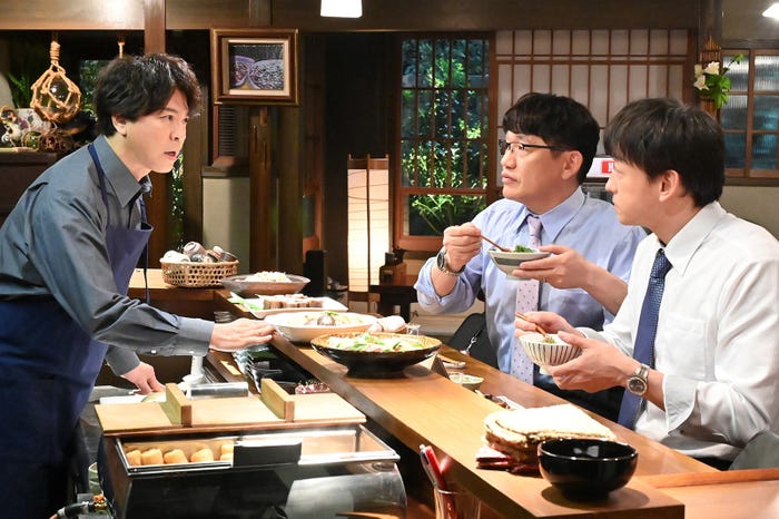 上川隆也、飯尾和樹、山本耕史「花咲舞のまかない飯」第3話より(C)日本テレビ