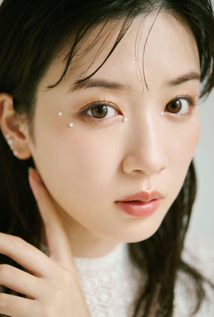 「永野芽郁オフィシャルカレンダー2025」楽天ブックス特典フォトカード(C)SDP