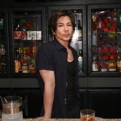 武田真治、高橋一生にアドバイスするスナックのママ役で『凪のお暇』出演!「なかなか思い切ったキャラクター」