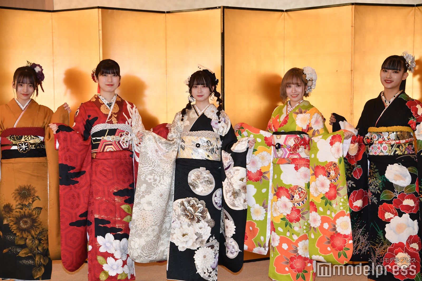 （左から）平田侑希、吉田華恋、山田杏華、平野ひかる、歌田初夏 （C）モデルプレス