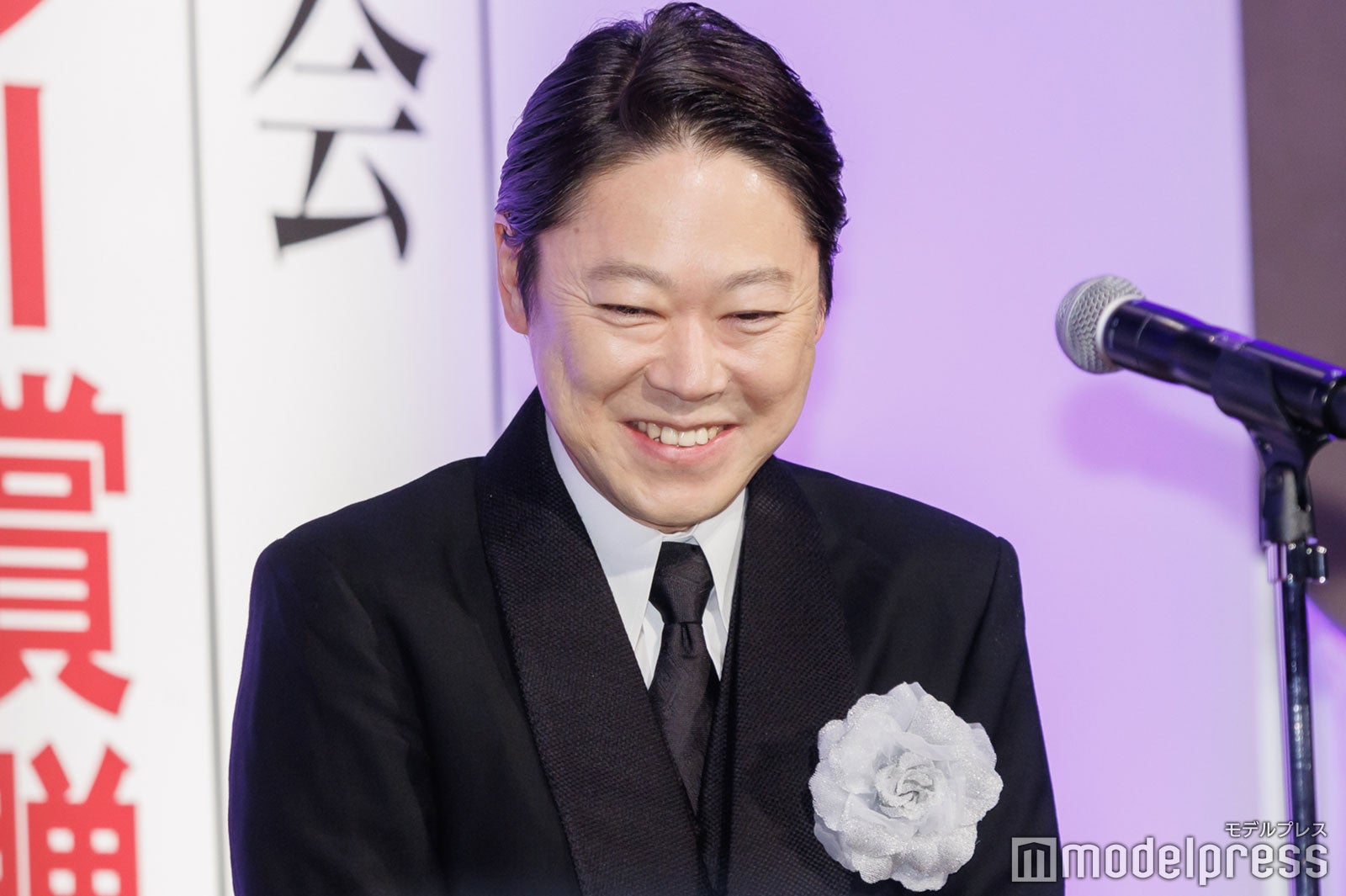 阿部サダヲ、贈賞式中に2度の“不適切”発言で笑い誘う「生配信で