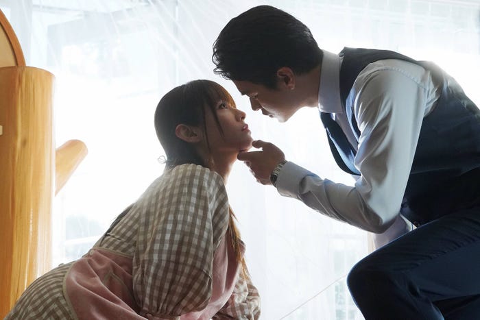 深田恭子、瀬戸康史「ルパンの娘」より(C)フジテレビ
