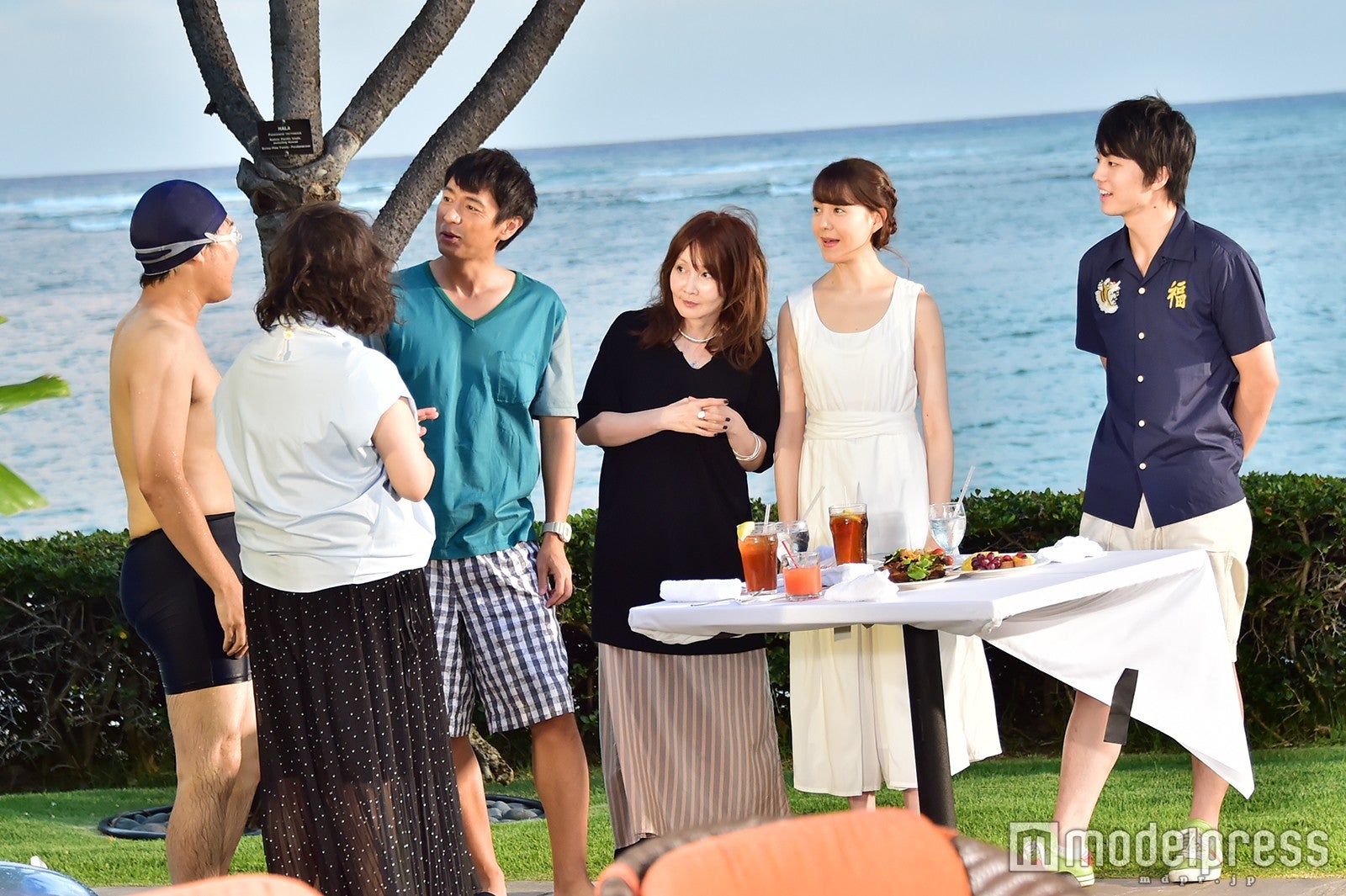 スタジオキャスト陣（左から）山里亮太、馬場園梓、徳井義実、YOU、トリンドル玲奈、健太郎（C）モデルプレス