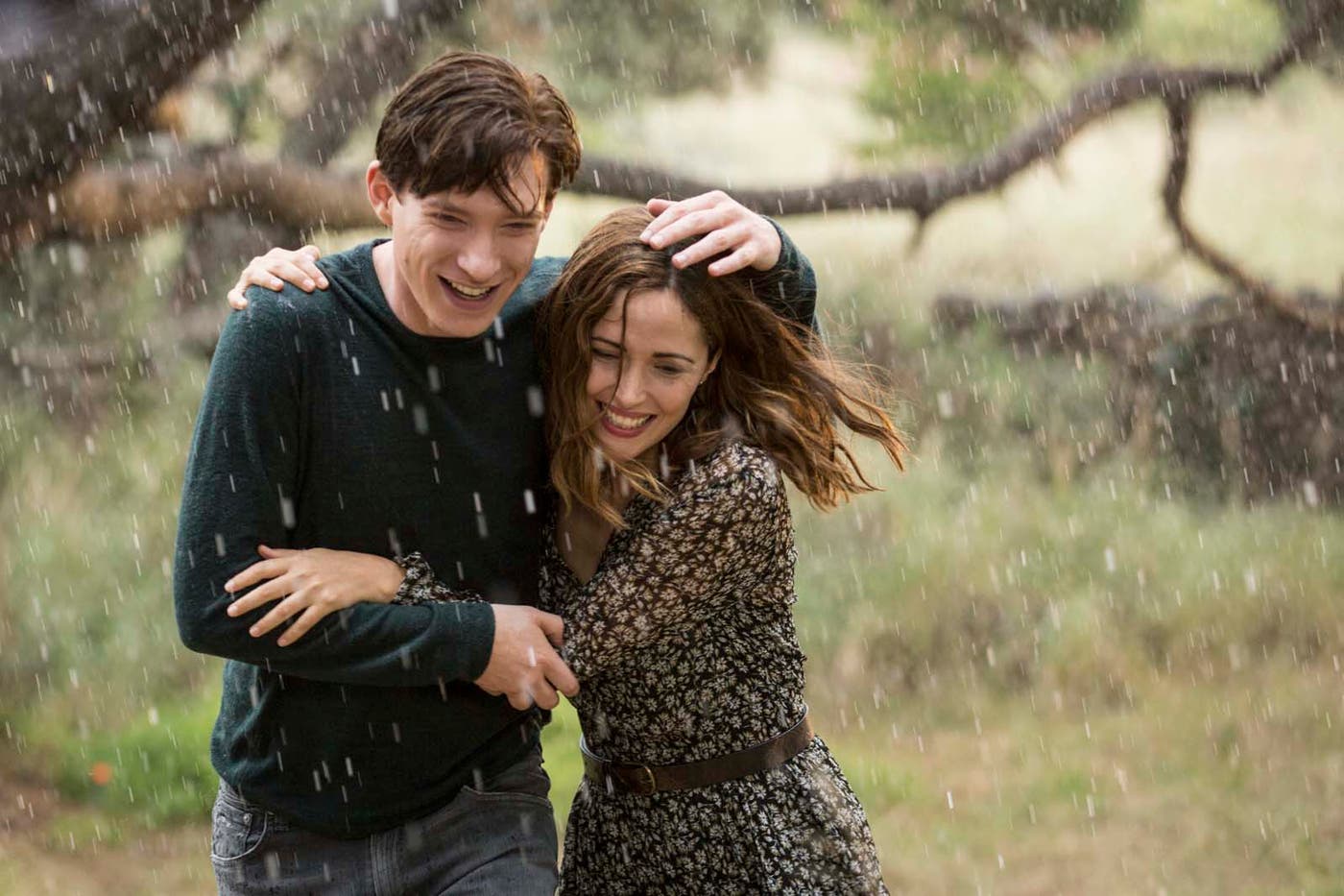 (左から)ドーナル・グリーソン、ローズ・バーン/「ピーターラビット」(5月18日公開)