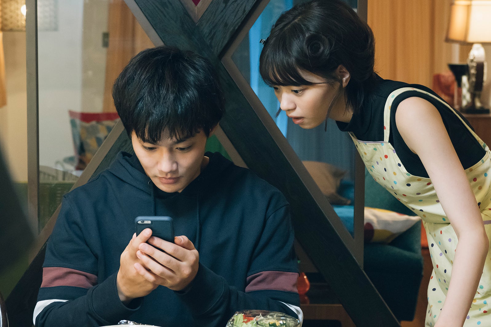 野村周平、西野七瀬／「電影少女」第2話より（C）「電影少女2018」製作委員会