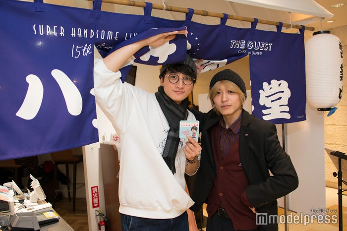 (左から)小関裕太、松岡広大(C)モデルプレス