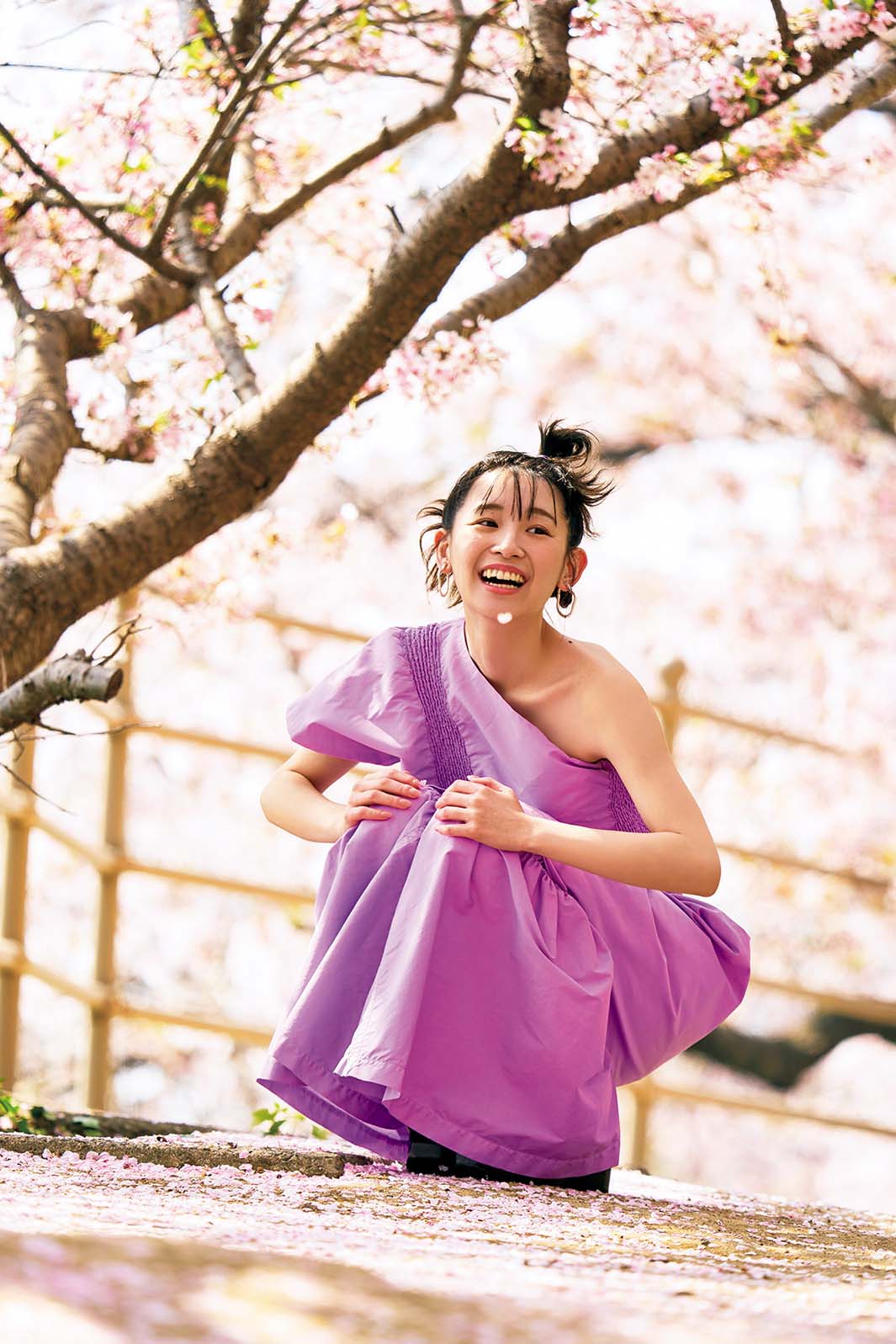 浅川梨奈写真集「GR∞WTH」　撮影／細野晋司