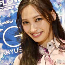 モデルプレス - 大政絢を直撃!1番愛情を注いでいる愛犬「ココ」&「ショコラ」の存在とは