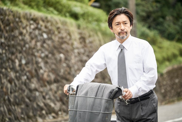 画像9 10 滝沢秀明 主演ドラマ 孤高のメス で立ち向かう 象徴的 姿 モデルプレス