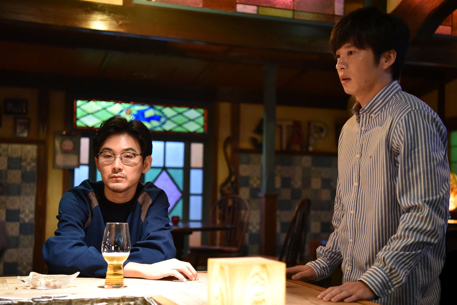 松田龍平・田中圭／「獣になれない私たち」第4話より（C）日本テレビ