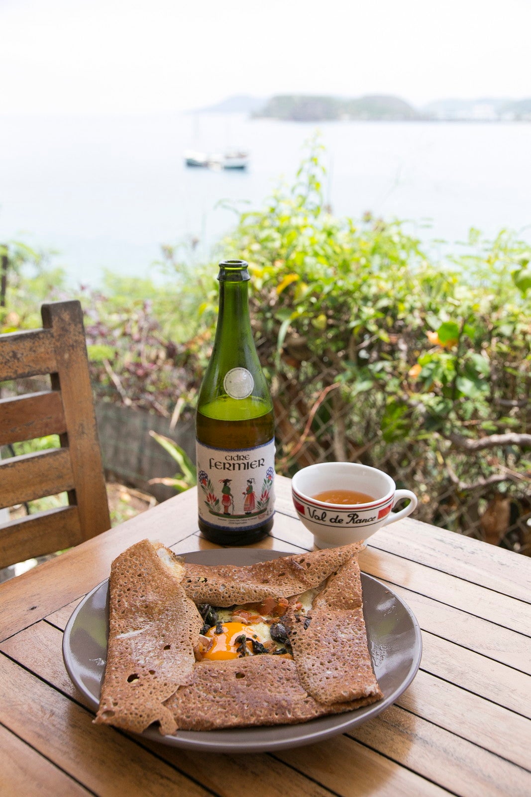 フランス領ならではのガレット（C）NCT