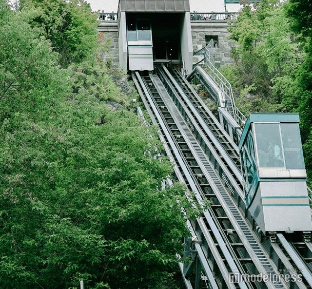 2つの街区をつなぐフニキュレール（C）ビューティーガール