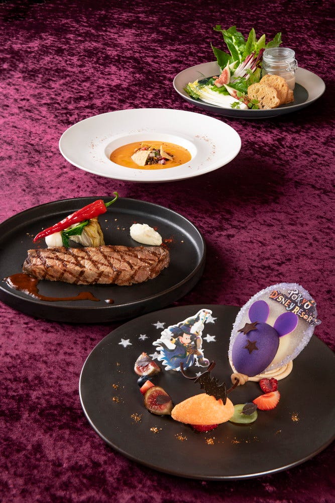 ディズニーアンバサダーホテル「エンパイア・グリル」“ディズニー・ハロウィーン”エンパイア・グリル・ディナー(C)Disney