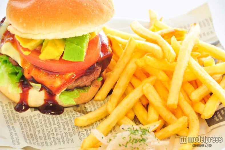 スポーツ後の空腹を美味しく満たすビューム満点の食事／画像提供：白馬観光開発