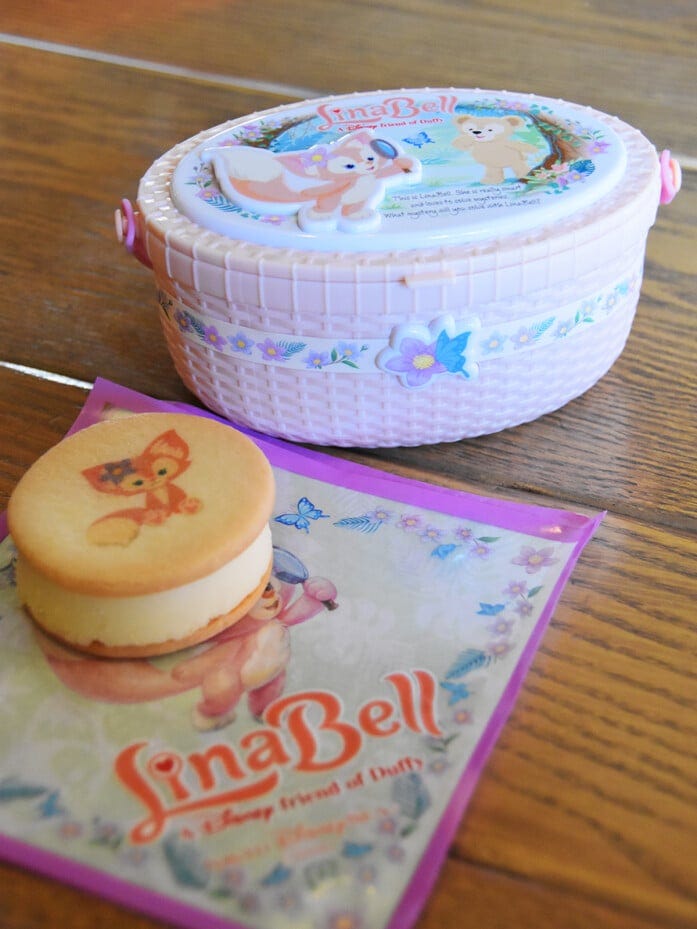 クッキーサンド（チーズクリーム）スーベニアケース付き1370円