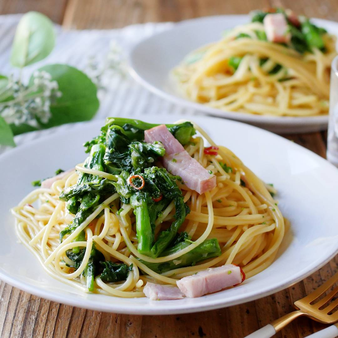 ワンパンで 菜の花とベーコンのバターしょうゆパスタ モデルプレス