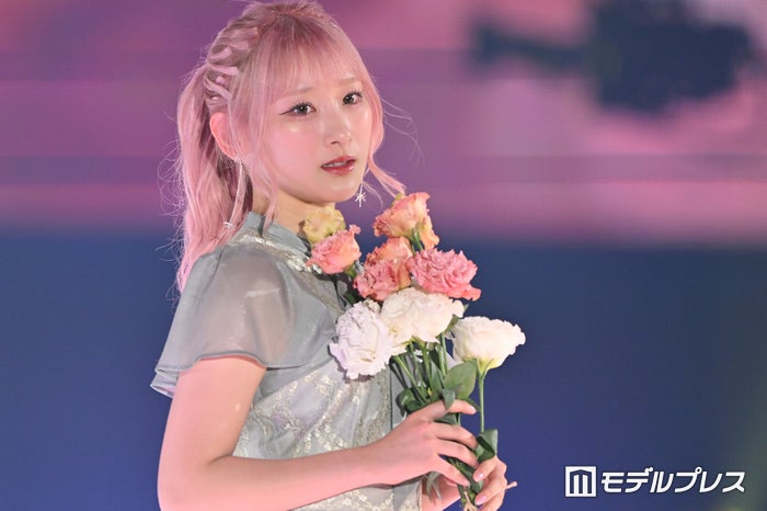 ＝LOVE齋藤樹愛羅、可憐な笑顔でランウェイデビュー【GirlsAward 2024 S／S】