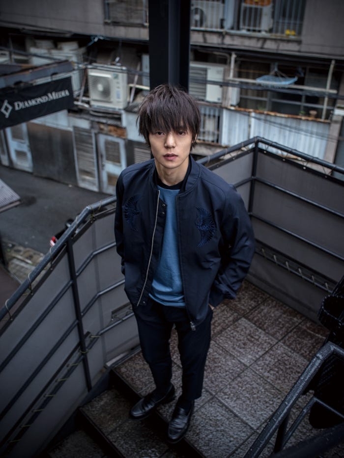 窪田正孝/「窪田正孝×写真家・齋藤陽道 カレンダー2017.4-2018.3」より(画像提供:所属事務所)