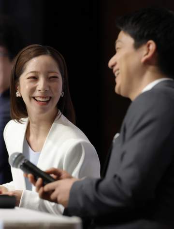 りくりゅう プロ活動表明も太り気味？三浦は木原の突っ込みに「うるさいな（笑）」 人差し指立てて木原に「しーっ！」→「筋トレします」