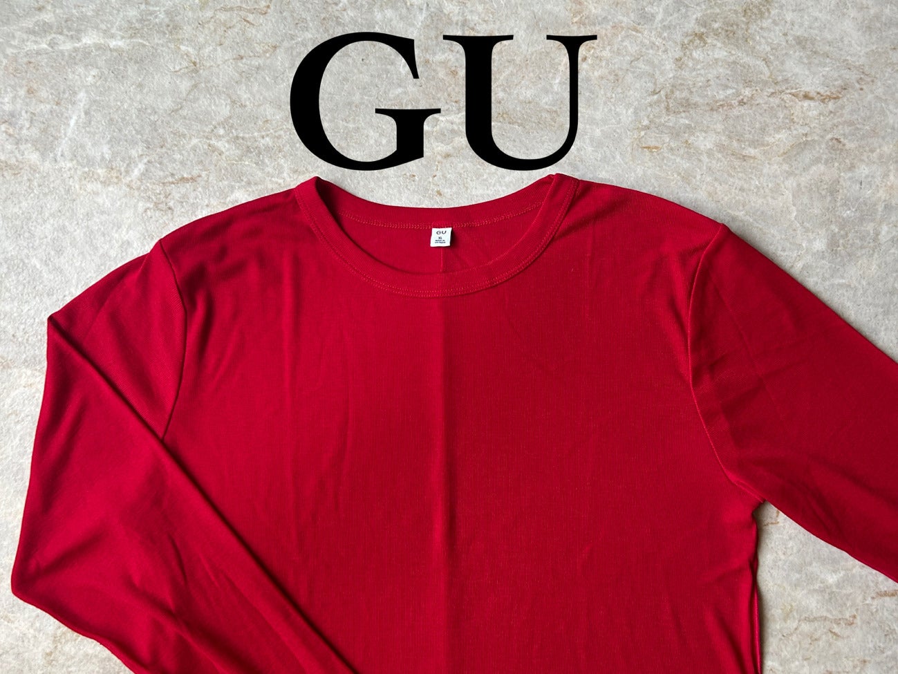 GUさん！これ本当に990円！？秋の差し色にぴったりな赤ロンTが高見え