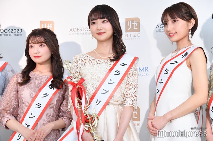 木戸結菜さん、宮本李菜さん、遠藤奈子さん (C)モデルプレス