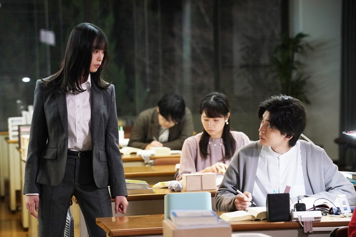 南沙良、高橋文哉 「女神の教室~リーガル青春白書~」第2話より(C)フジテレビ