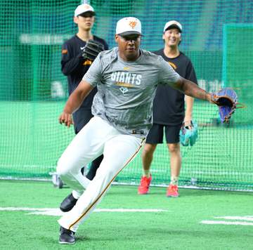 巨人が大量8選手を入れ替え 平内、石塚らを登録 バルドナード、吉川らを抹消 中日は21日に負傷の田中を抹消して4選手を入れ替え