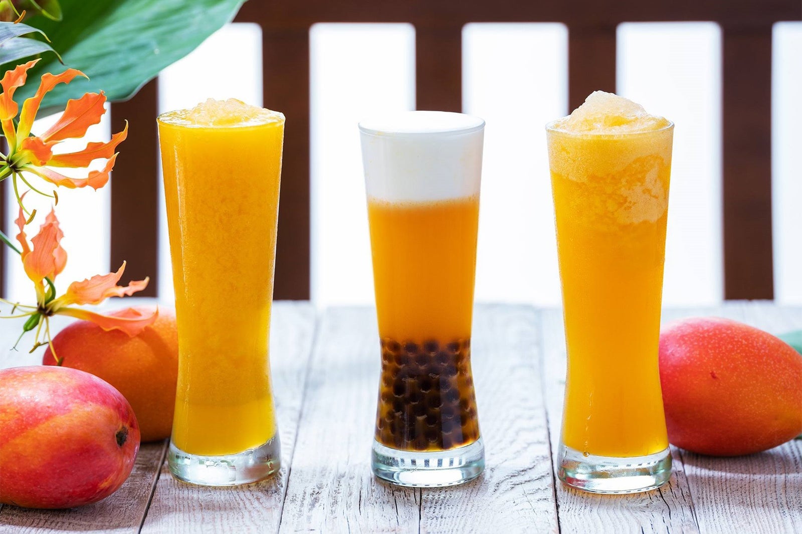 日本限定ドリンクや夏季限定のマンゴーティー／画像提供：オアシスティースタンド