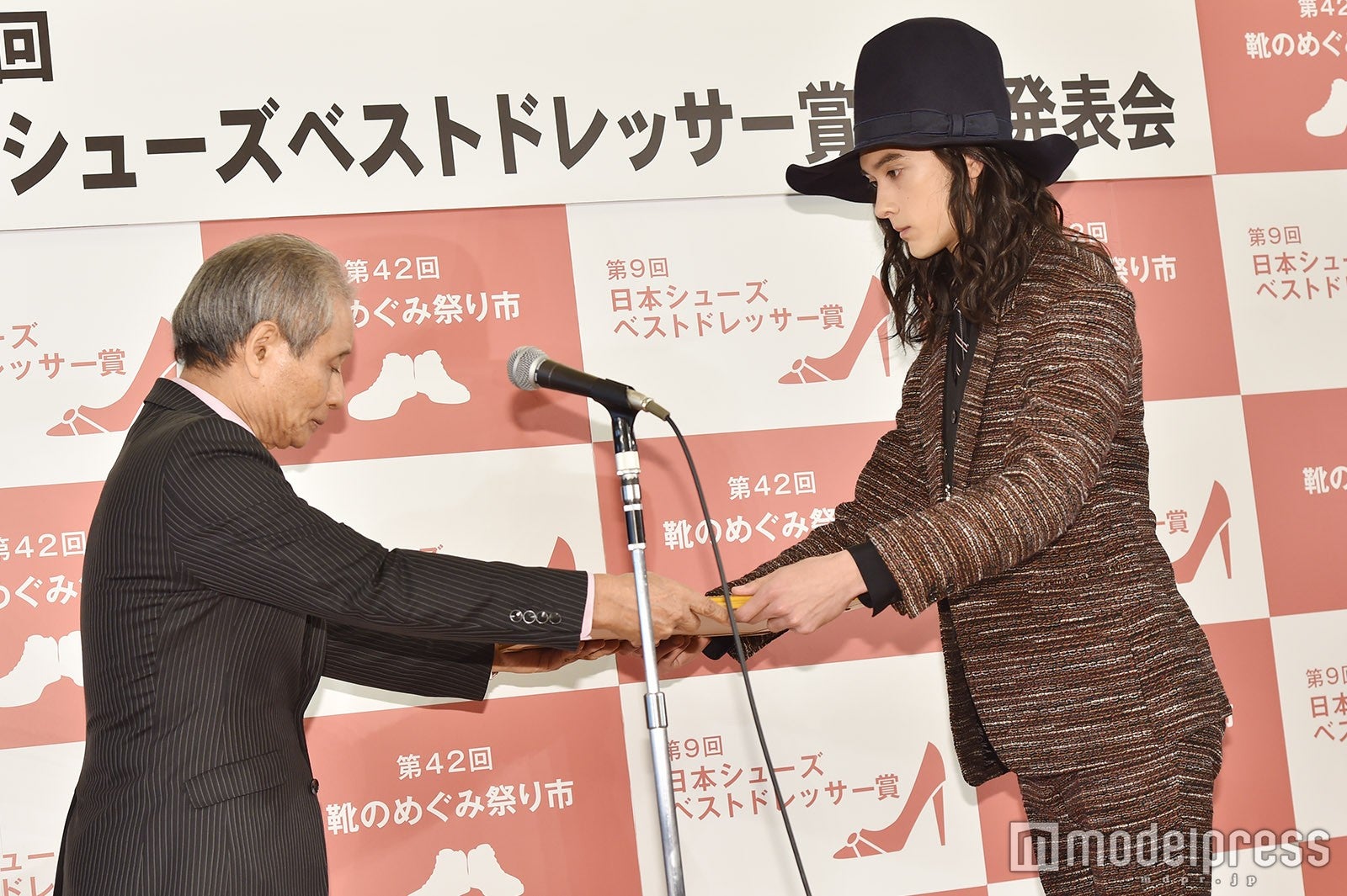 授賞式の様子 （C）モデルプレス