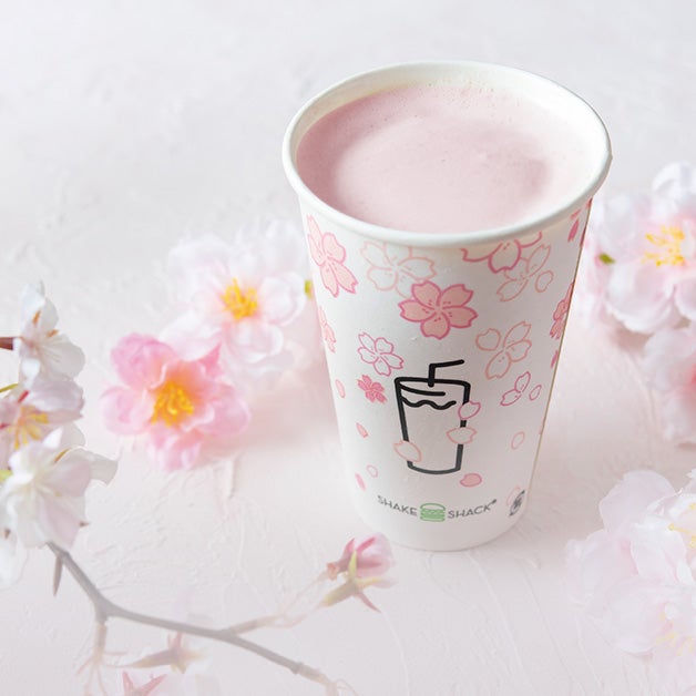 チェリー＆桜シェイク Small 590円、Regular 760円＋tax／画像提供：サザビーリーグ
