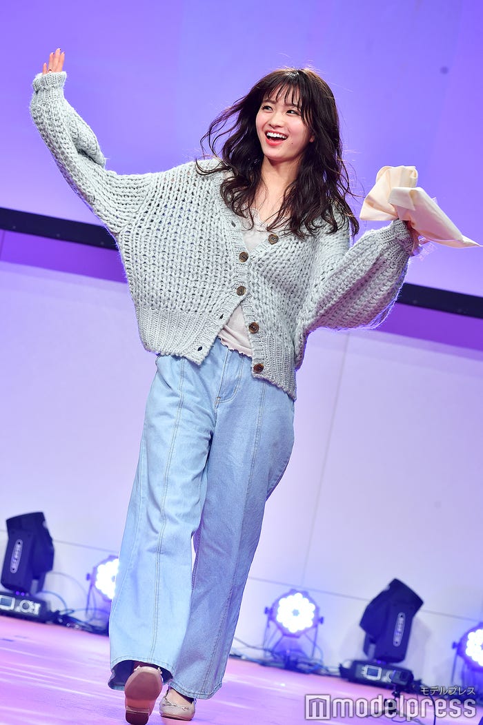 岡崎紗絵 (C)モデルプレス