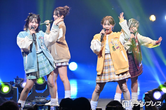女子小中高生に人気のYouTube発めるぷち、デビュー曲「カワイイをスタート」キュートに熱唱「可愛い」の歓声【GAKUSEI RUNWAY 2024 SPRING＆SUMMER】