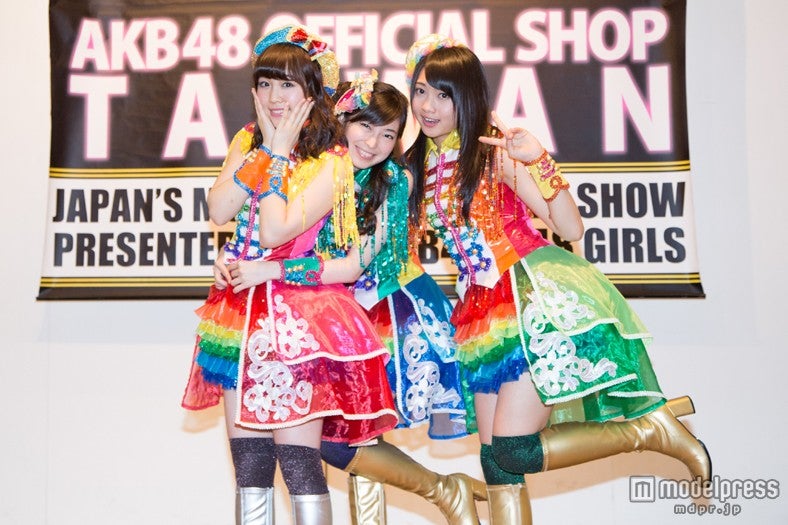 台湾を訪問したSKE48（左から：石田安奈、大矢真那、木崎ゆりあ）／（C）AKS