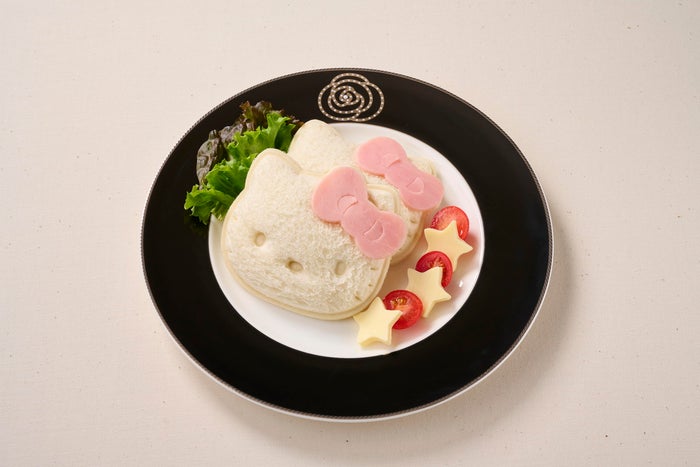 ハローキティのおやつサンド¥1,200(提供画像)
