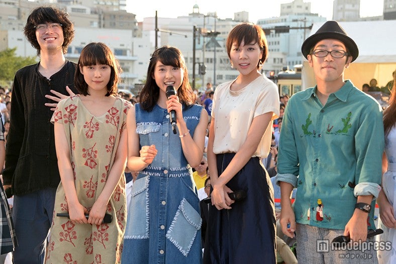 （左から）渡辺大知、中村ゆりか、土屋太鳳、柊子、鈴木拓