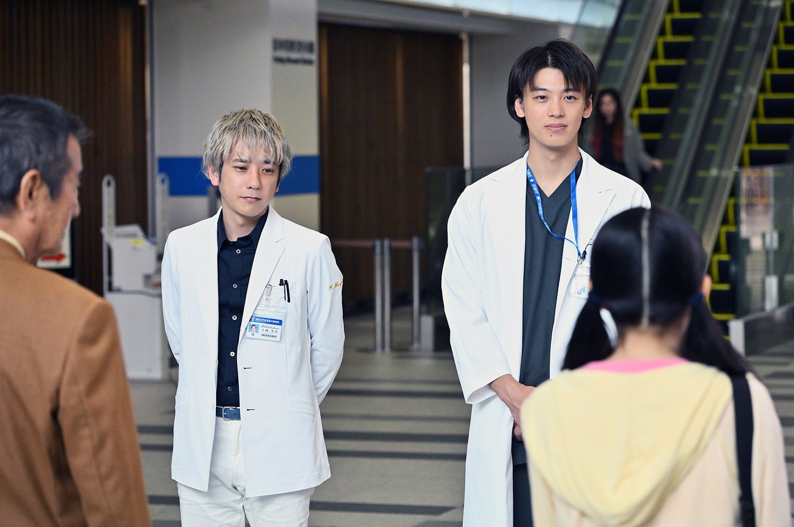 二宮和也、竹内涼真「ブラックペアン シーズン２」第2話より（C）TBS