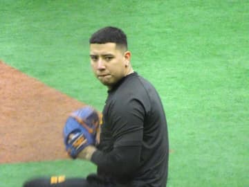 巨人の新助っ人・マタがジャイアンツ球場に初見参！来日翌日からいきなりの動き出しに頼もしさ十分も、選手らに驚き？「もう明日にでもシーズンが始まるんじゃないか」