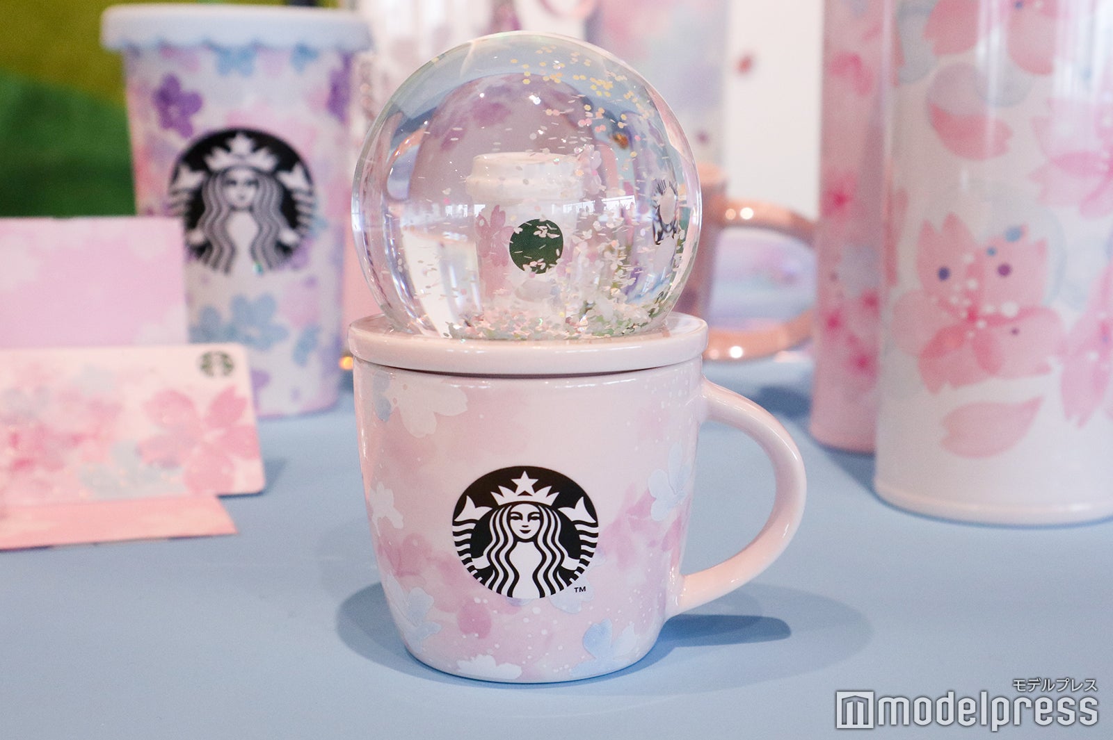 スノードーム付きマグカップ（C）モデルプレス