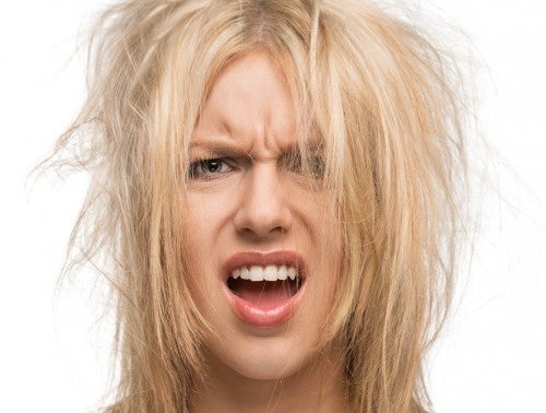 髪がボサボサの女性